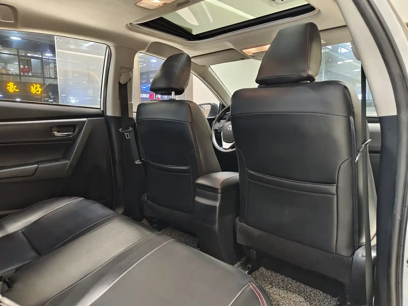 Toyota Levin 2018 185T CVT Luxury Edition фото 29