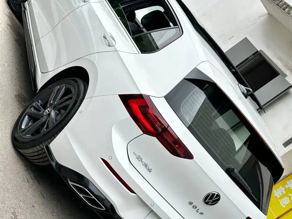 Volkswagen Golf 2023 280TSI DSG R-Line Lite фото 23