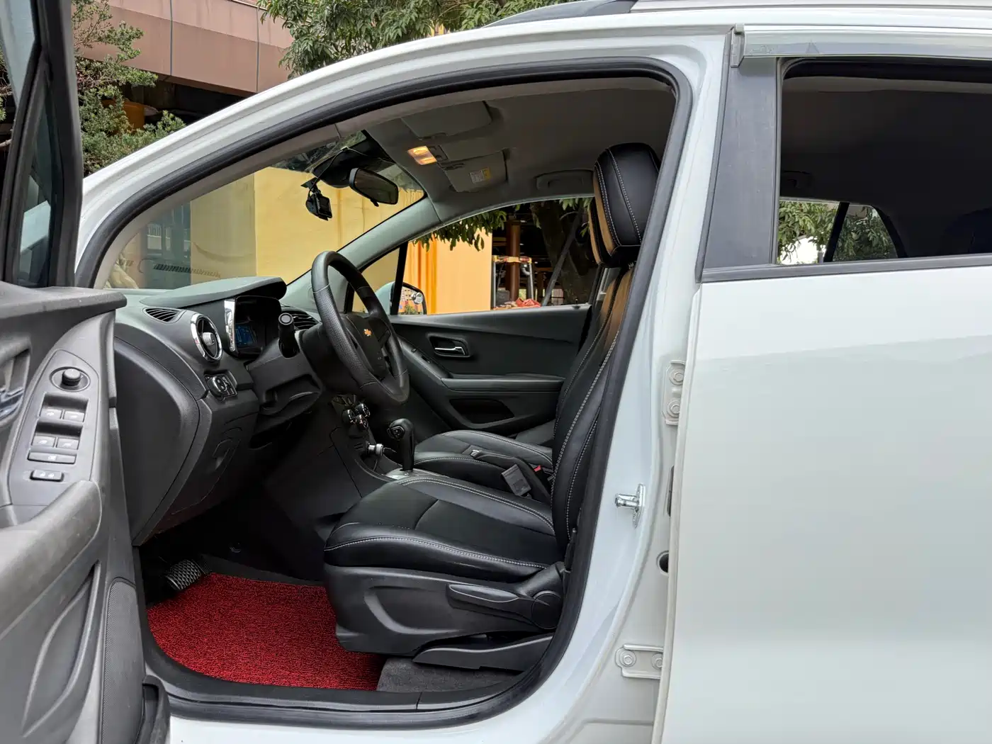 Chevrolet Trax 2014 1.4T Automatic 2WD Comfort фото 6