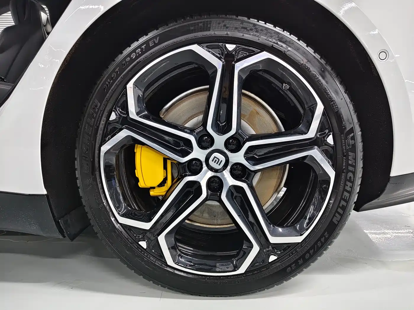 XIAOMI CAR XIAOMI SU7