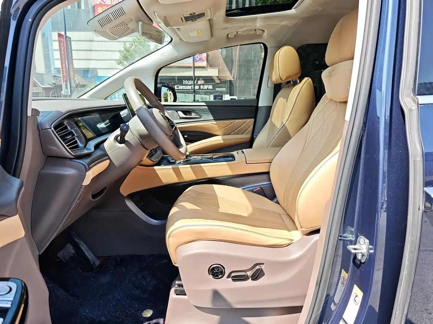 Denza D9 2024 DM-i 980 AWD Flagship фото 11