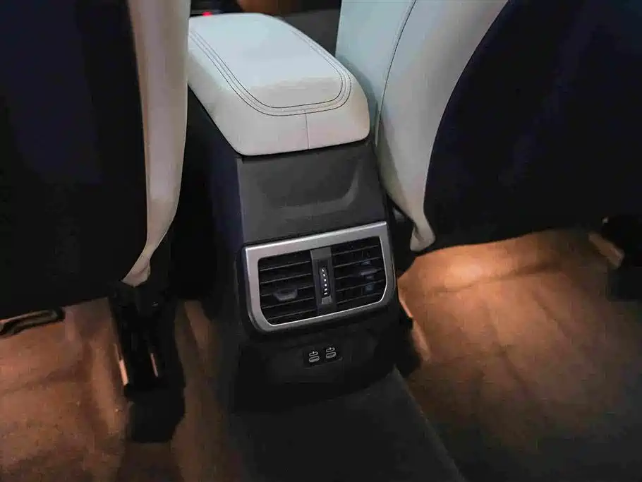 Photo 6 - BMW 2 Series