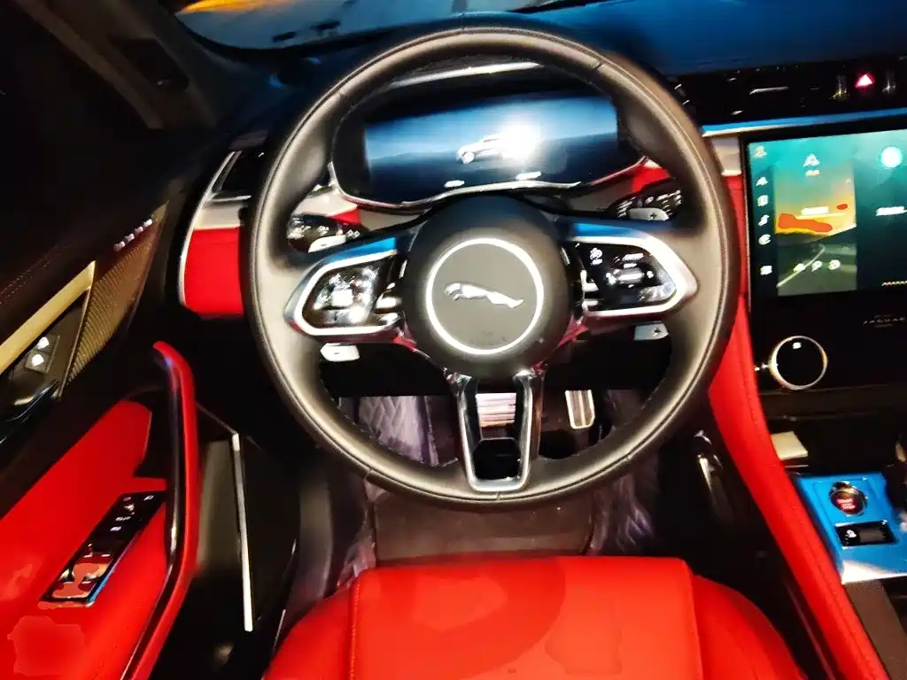 Jaguar F-PACE 2024 2024 P250 R-Dynamic SE