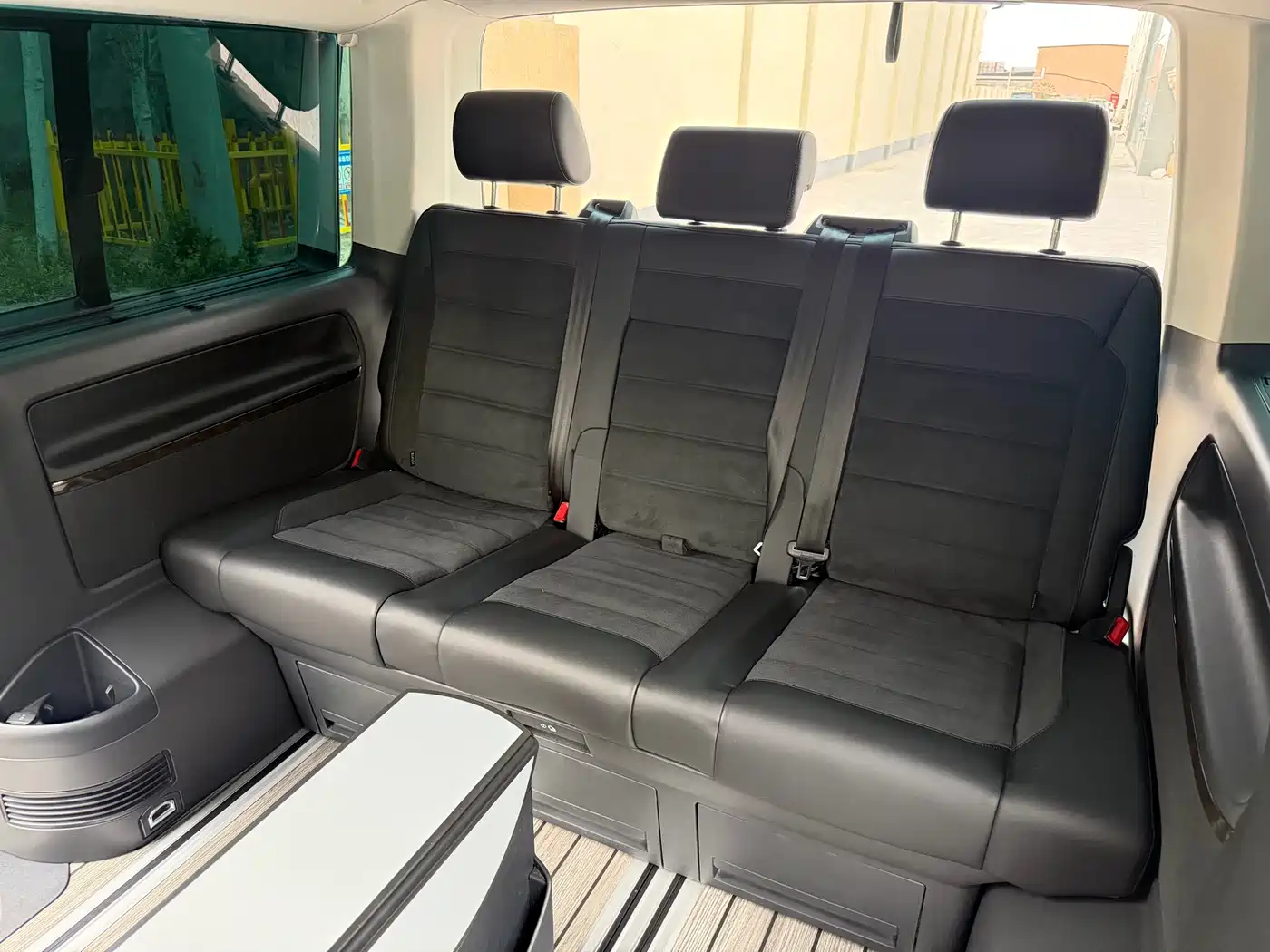 Volkswagen Multivan 2018 2.0TSI 4WD Explorer Edition 7-Seater фото 20