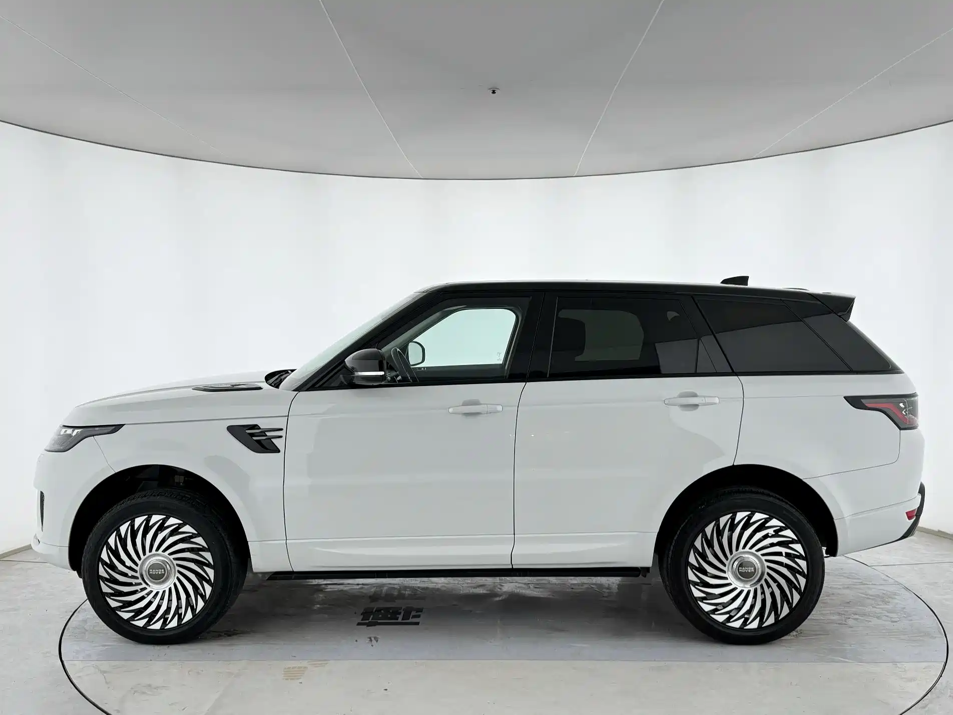 Фото 4 - Land Rover Range Rover Sport