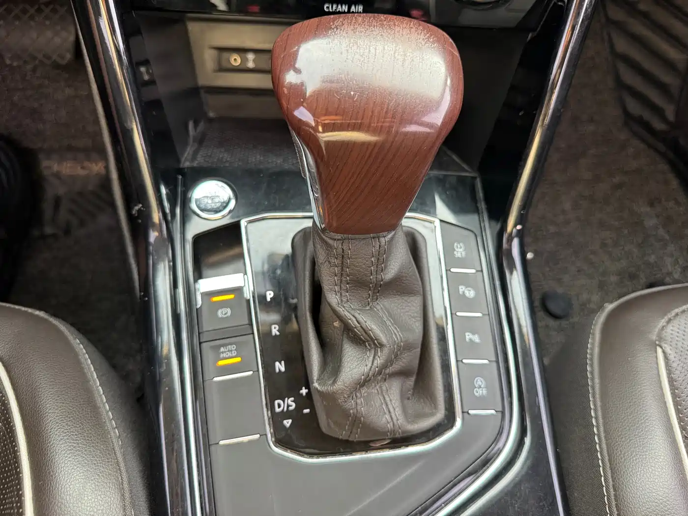 صورة 13 - Volkswagen Tiguan L