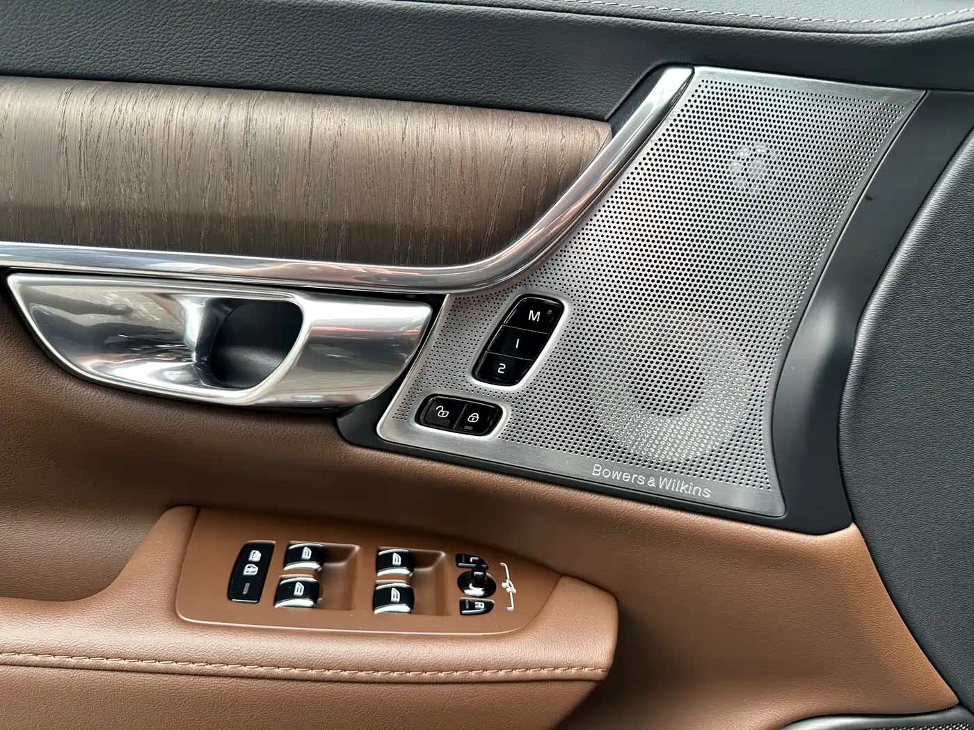 VOLVO S90 PLUG IN HYBRID