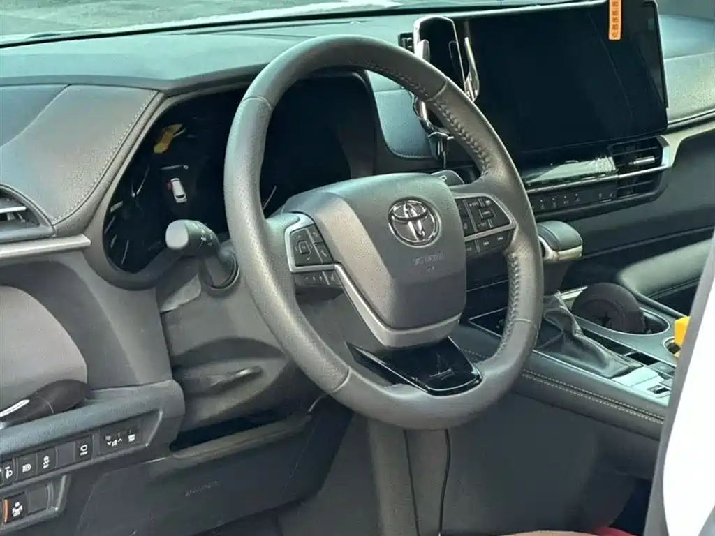 Toyota Sienna 2026 2.5L Hybrid FWD Exclusive Premium Edition фото 7