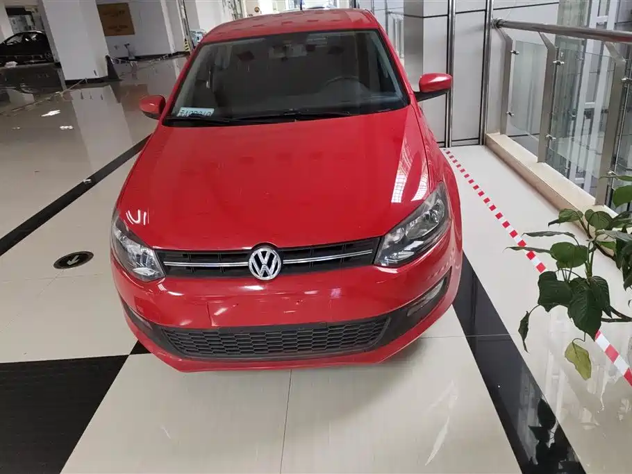 Volkswagen Polo 2013 1.6L Automatic Comfort Edition фото 2