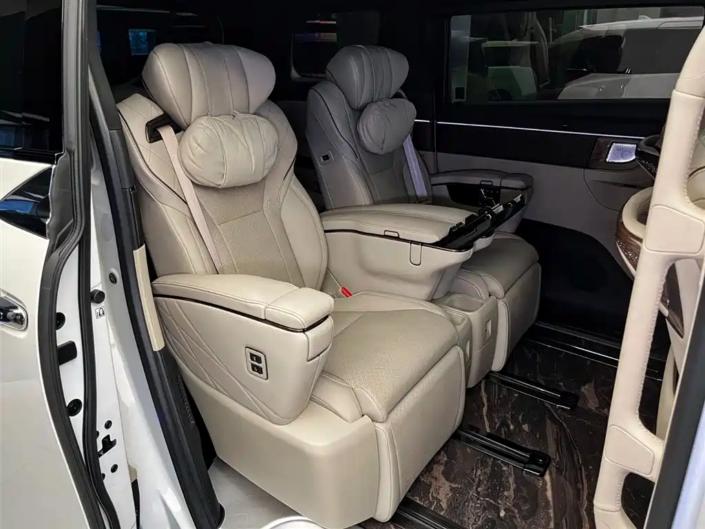 Toyota Alphard 2024 Hybrid 2.5L Ultimate Enjoyment Edition фото 16