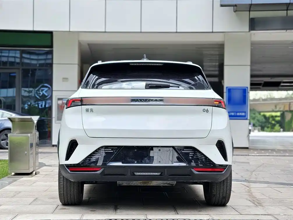 Lynk & Co 06 2025 Renew 1.5T Pro фото 15
