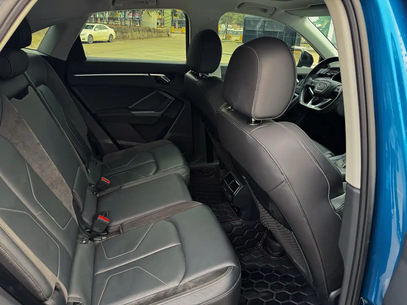 Audi Q3 Sportback 2023 40 TFSI Fashion фото 12