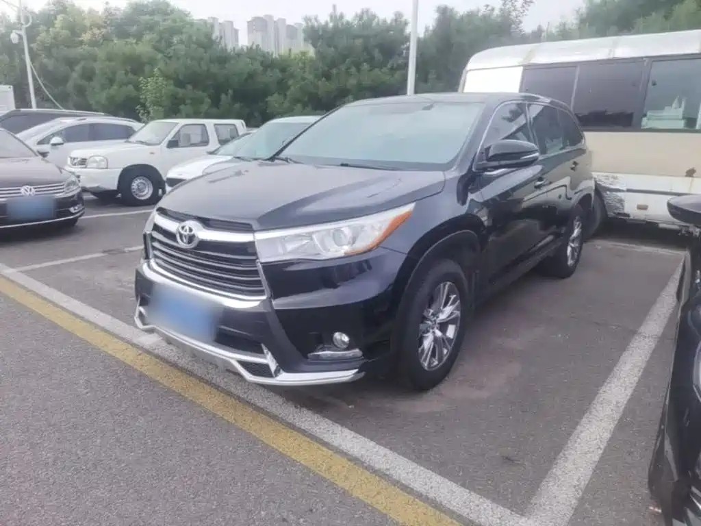 Фото 1 - Toyota Highlander