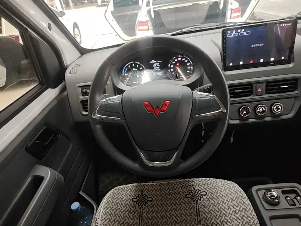 Wuling Motors Wuling Yangguang 2025 2024 300KM Comfort Bus Version 75kW