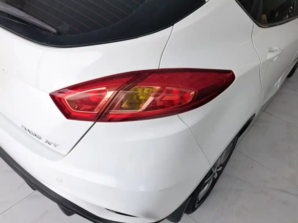Changan Eado XT 2017 2016 1.6L Manual Stylish Cool Edition