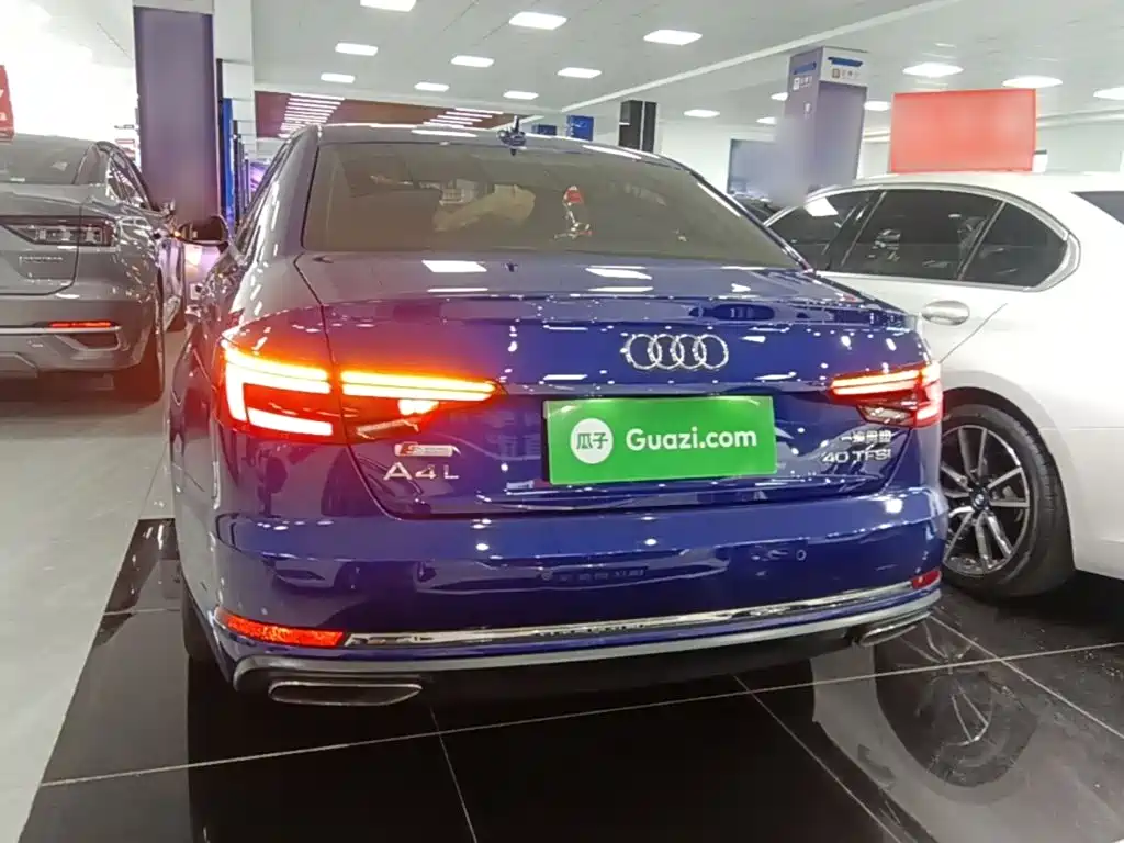 Фото 6 - Audi A4L