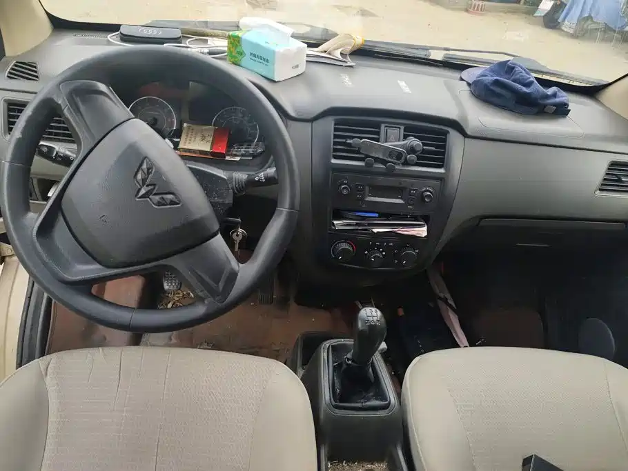 Wuling Motors Wuling Rongguang S 2023 2023 1.5L Base 5/7 Seater
