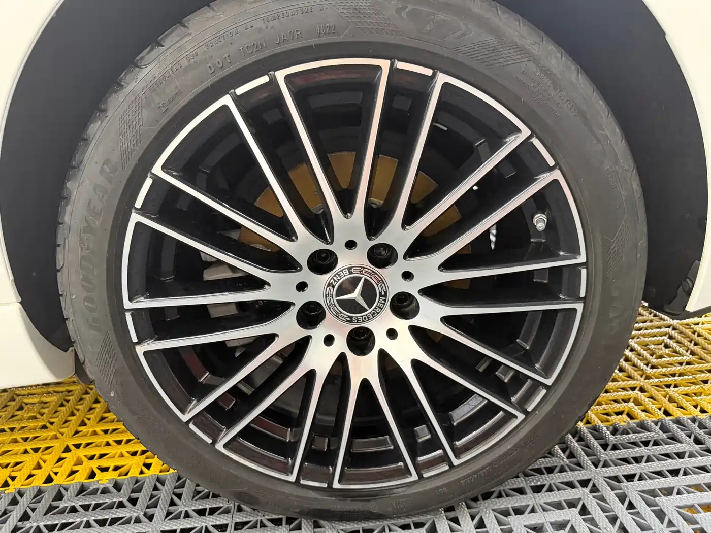 Фото 12 - Mercedes-Benz C-Class