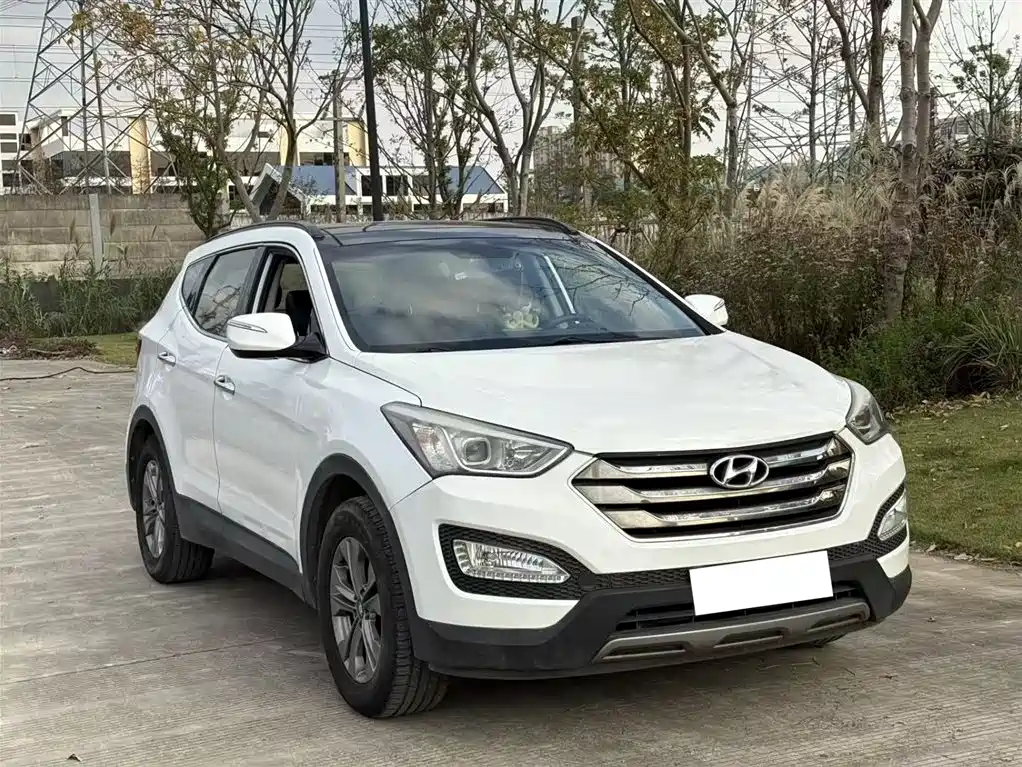 Hyundai Santa Fe 2013 Model 2.4L Automatic 2WD Smart фото 3