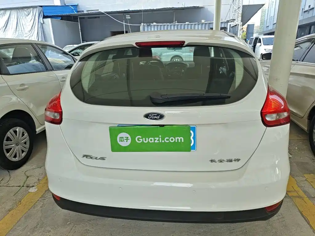 Фото 6 - Ford Focus