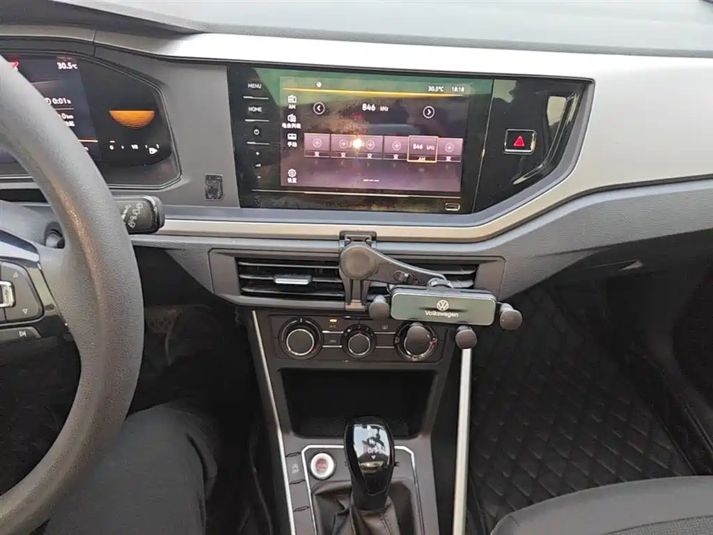 Volkswagen Polo 2023 Plus 1.5L Automatic Panorama Enjoyment Edition фото 12