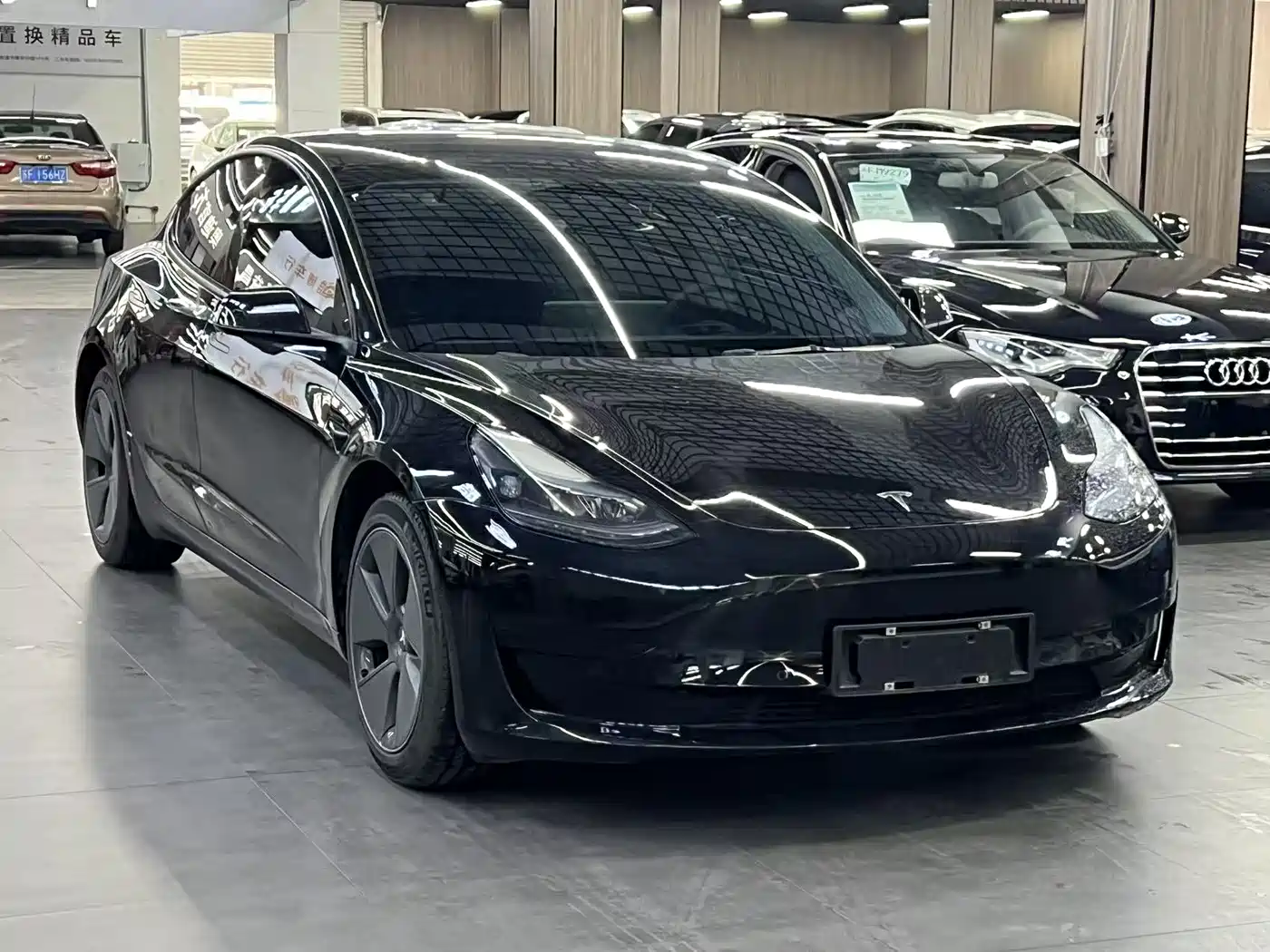 TESLA MODEL 3
