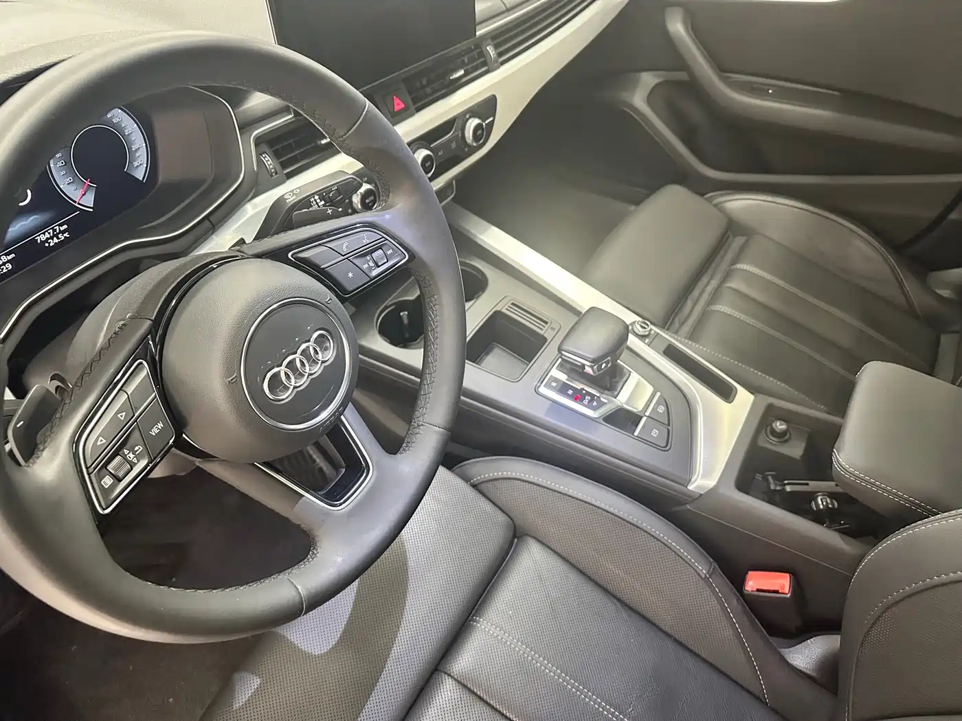 Audi A4L 2022 40 TFSI Fashion Dynamic фото 12