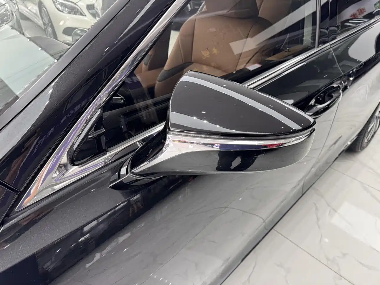 Lexus ES 2018 300h Excellence Edition China V фото 11