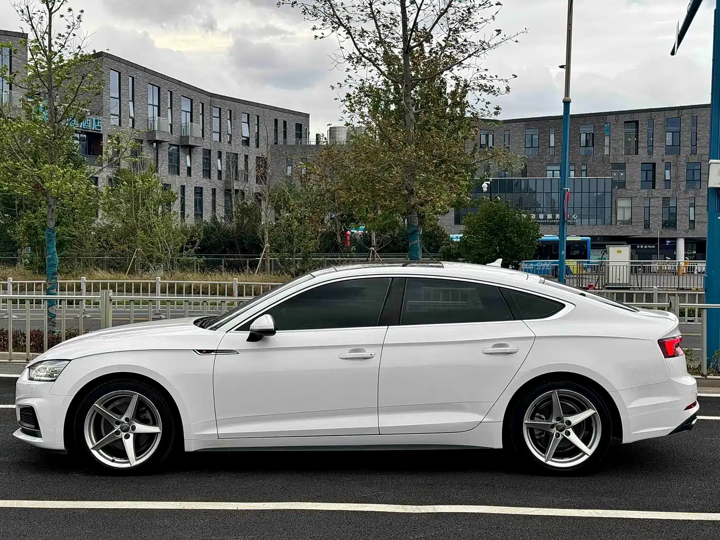 Audi A5 (Import) 2017 Sportback 40 TFSI Fashion фото 12
