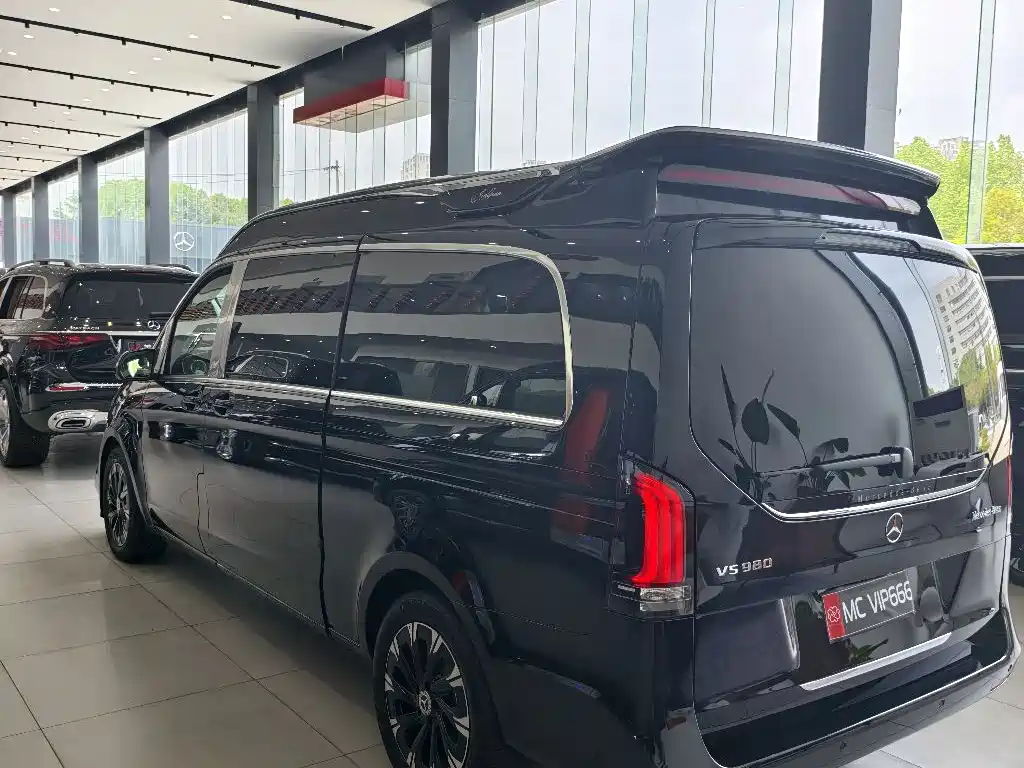 Mercedes-Benz V-Class 2024 V 300 L Long Wheelbase Premium фото 10