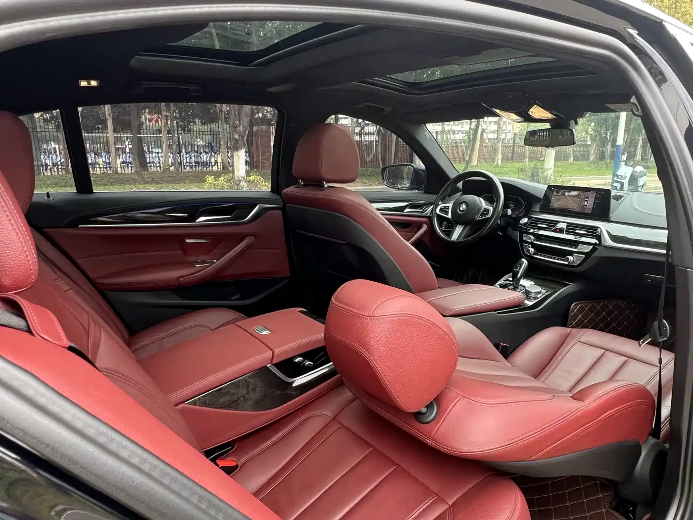 BMW 5 Series 2020 530Li Leading M Sport Package фото 10