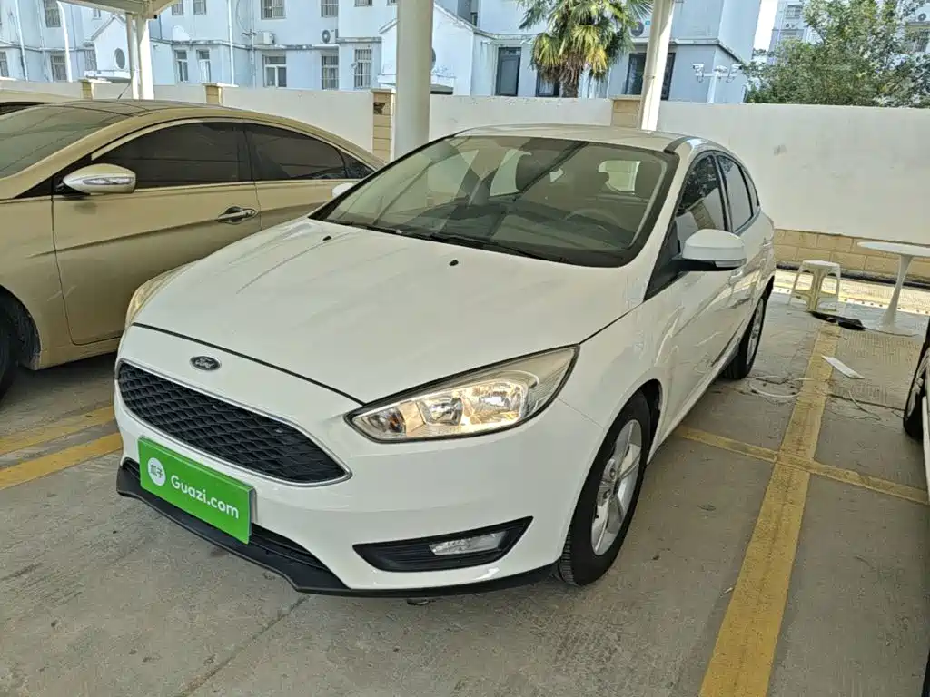 Фото 2 - Ford Focus