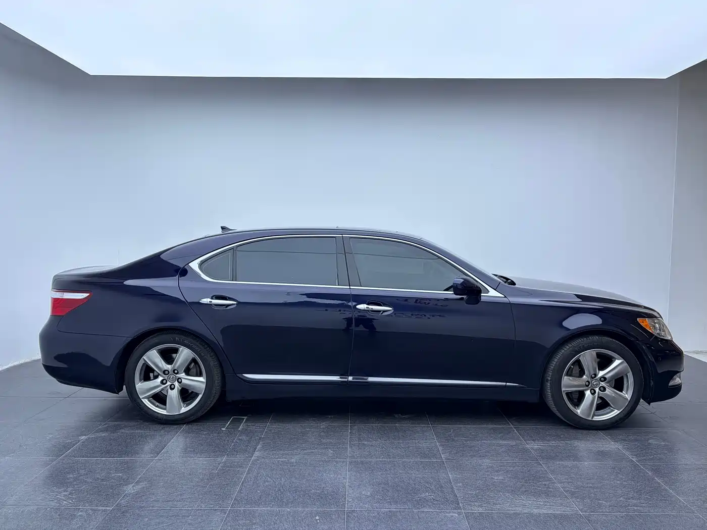 Lexus LS 2006 460L фото 4
