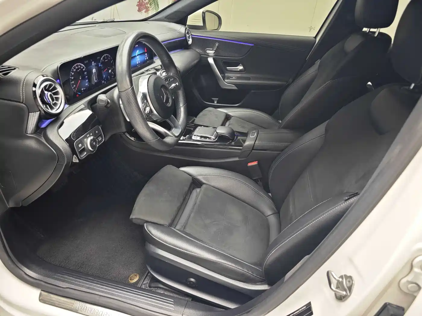 Mercedes-Benz A-Class 2020 A 200 L Sport Sedan фото 5
