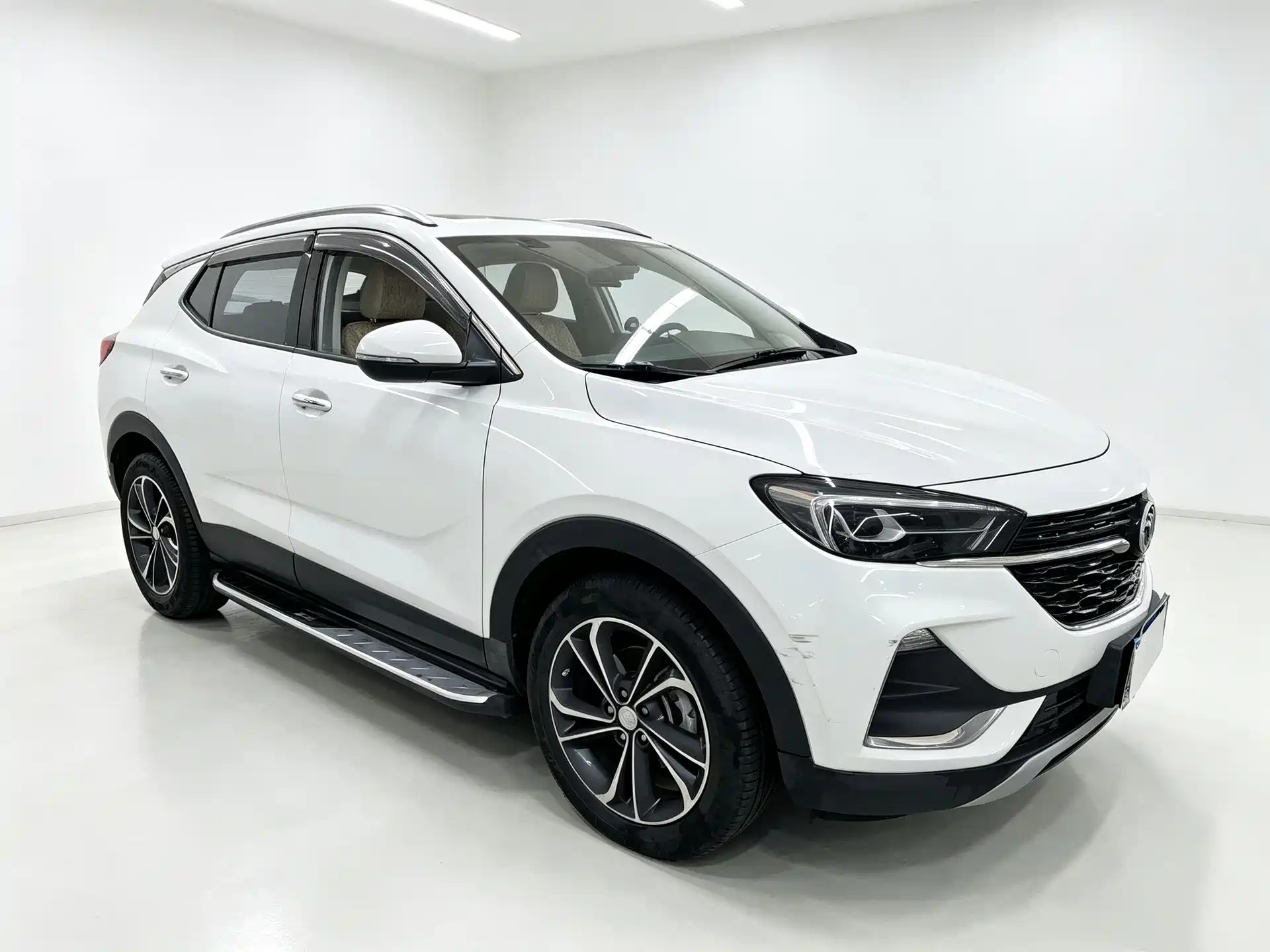 Photo 3 - Buick Encore GX