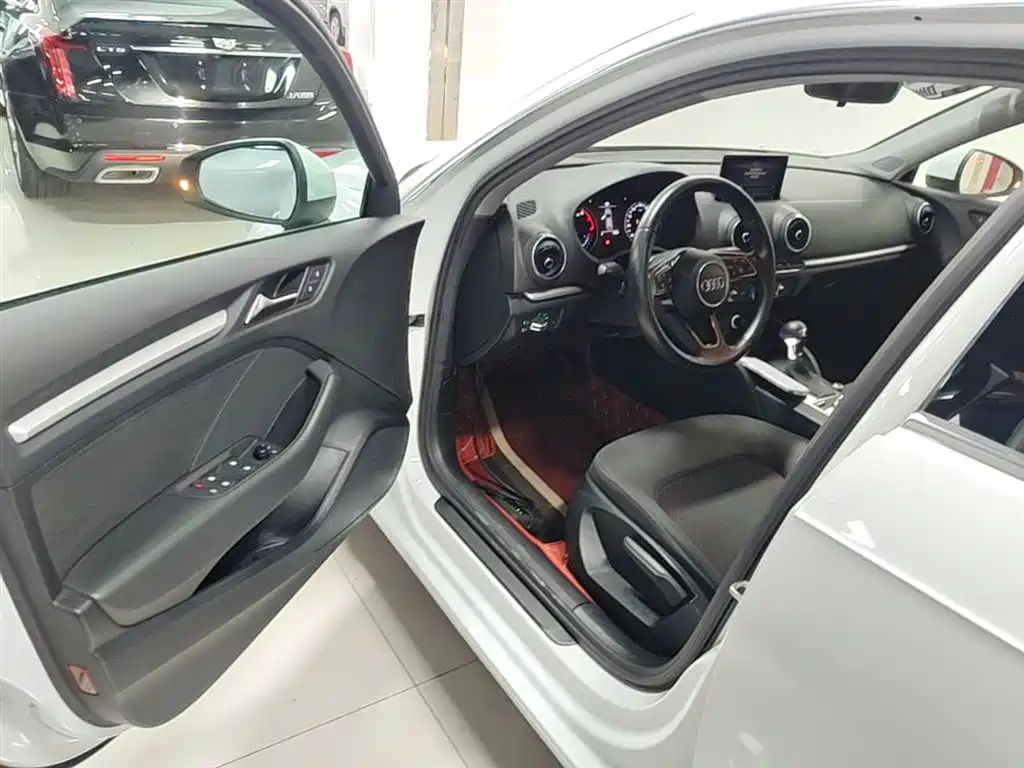 Audi A3 2018 30th Anniversary Sportback 35 TFSI Progressive фото 16