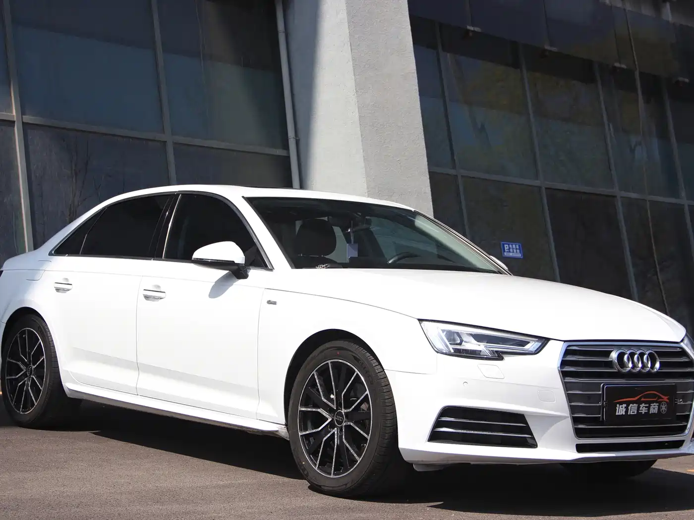 Audi A4L 2017 Plus 40 TFSI Fashion фото 3