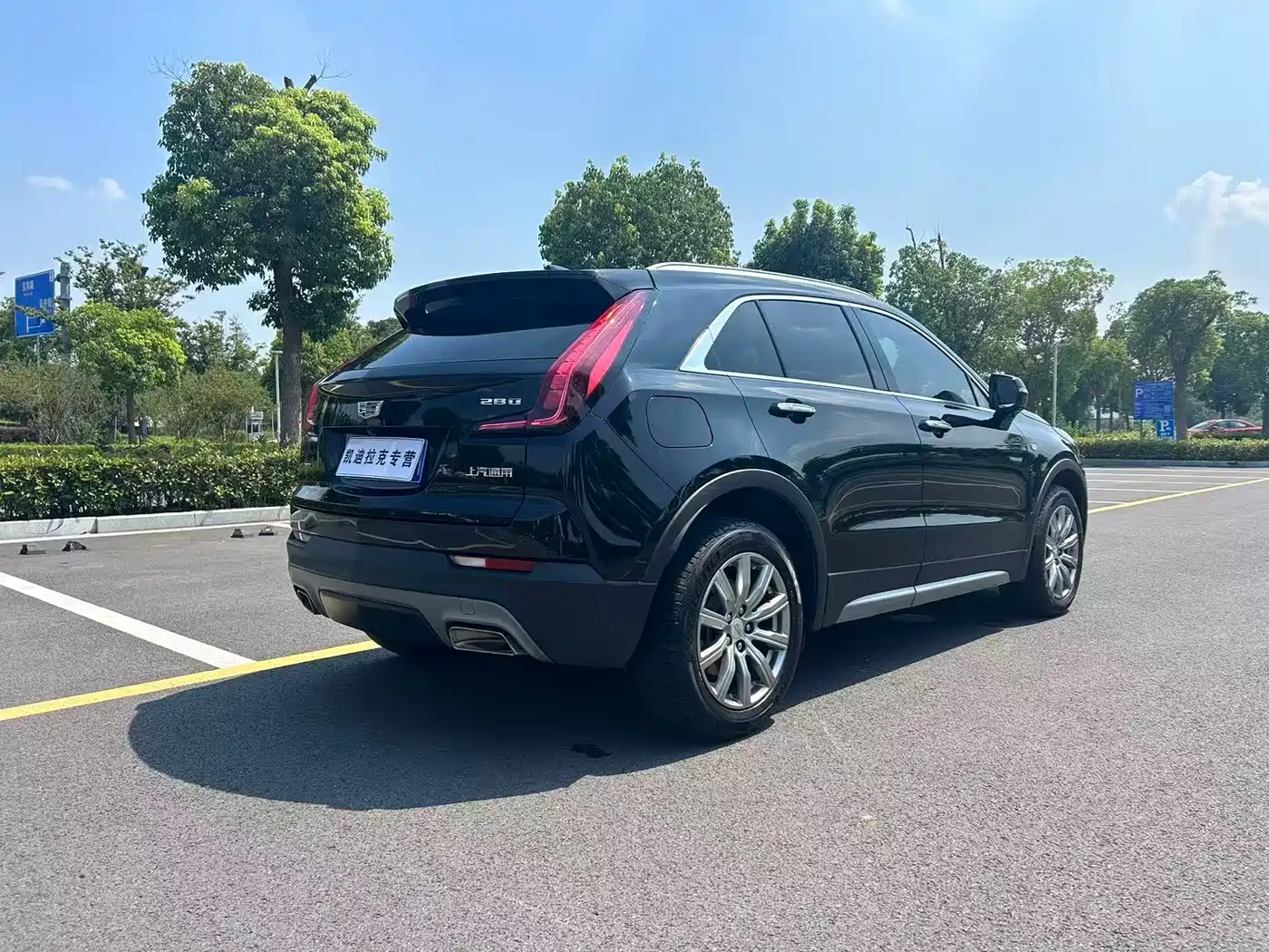 Cadillac XT4 2019 2018 Model 28T 4WD Leading