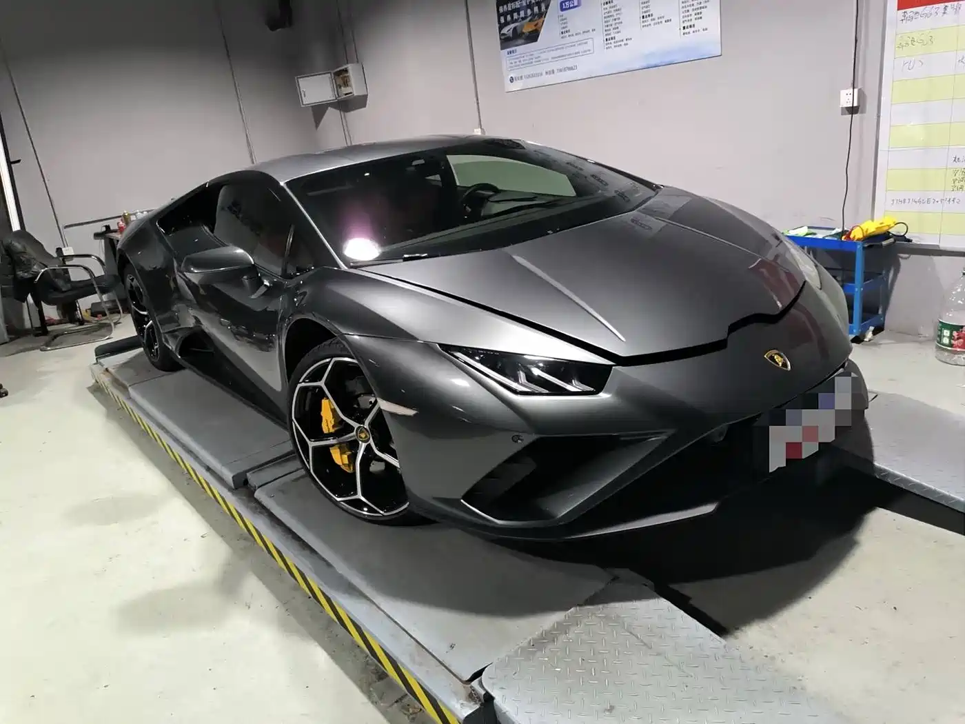 LAMBORGHINI HURACÁN