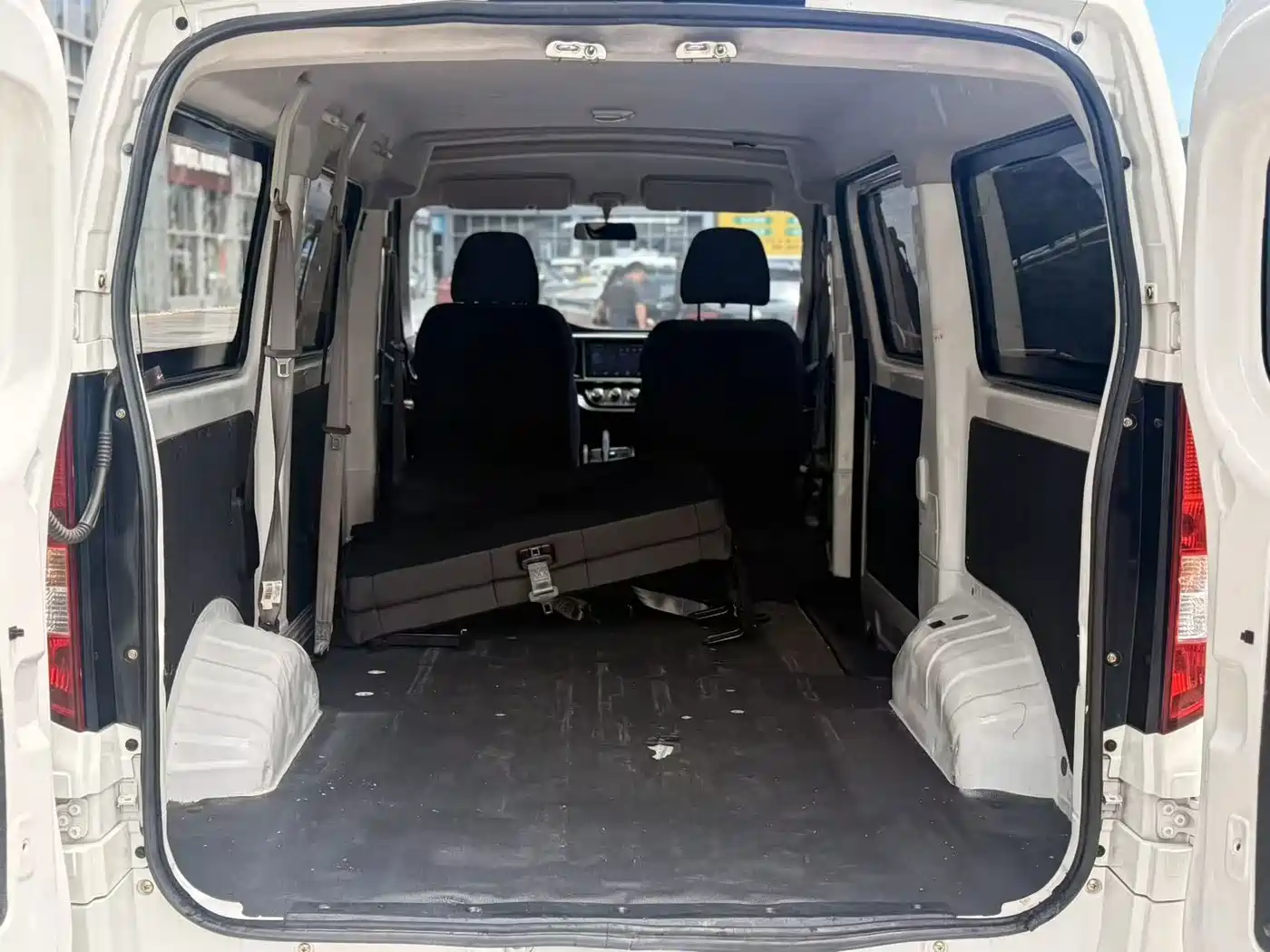 Changan Kaicheng Changan Ruixing EM80 2026 2025 Model Fortune Edition Passenger Version Comfort 6-seater 300km Dual Swing Doors