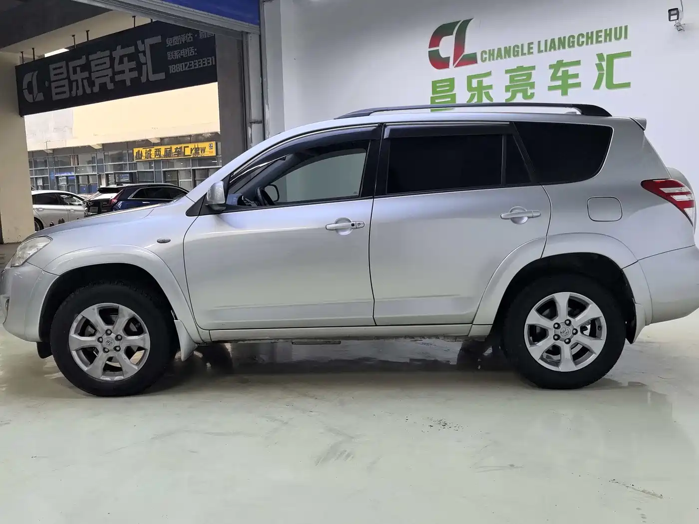 Toyota RAV4 Rongfang 2009 2.4L Automatic Luxury Navigation Edition фото 15