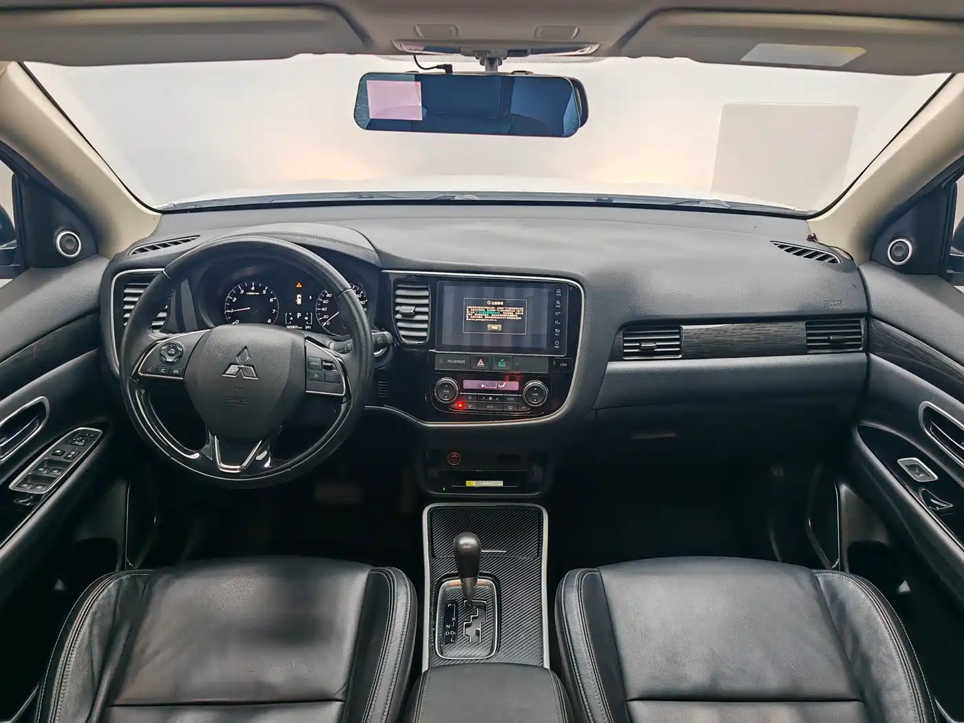 Mitsubishi Outlander 2020 2.0L 2WD Premium 5-seater фото 15