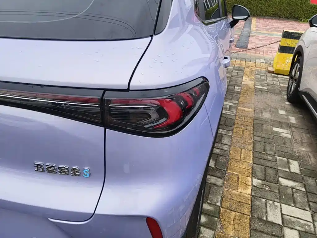 Wuling Motors Wuling Bingo S 2026 2025 Model 325km Premium Edition