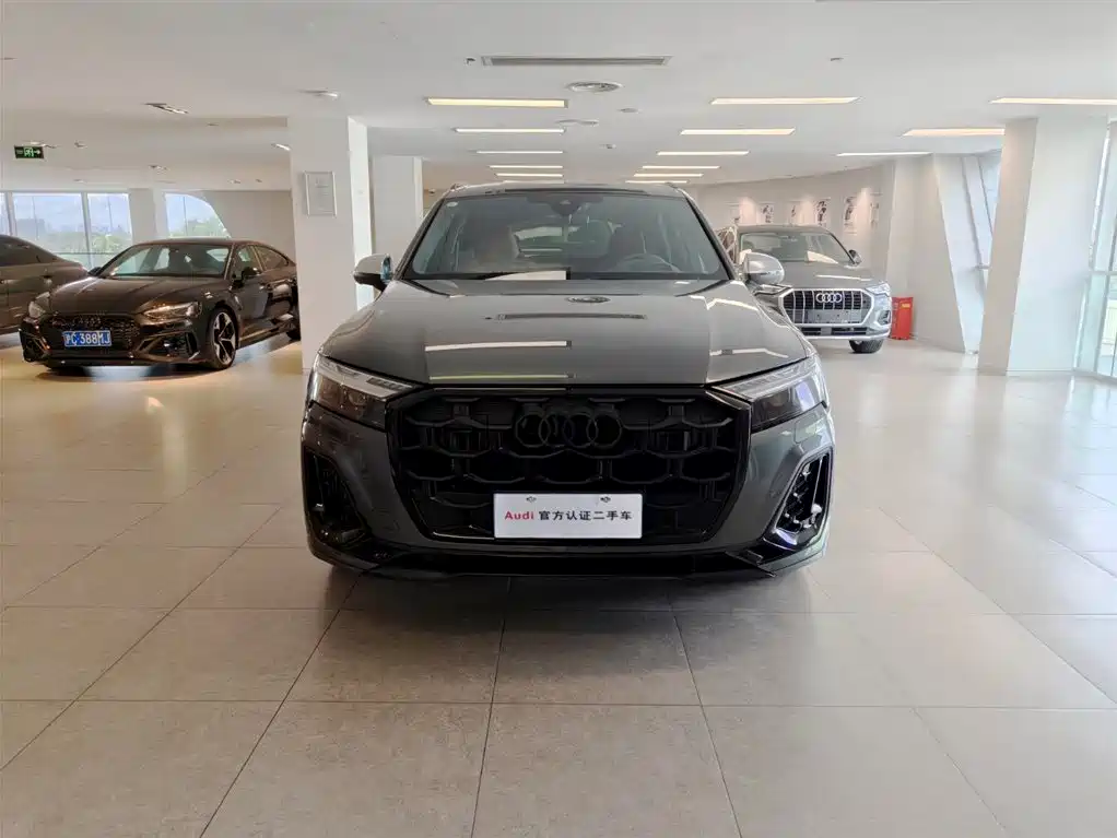 Audi SQ7 2025 2024 4.0 TFSI