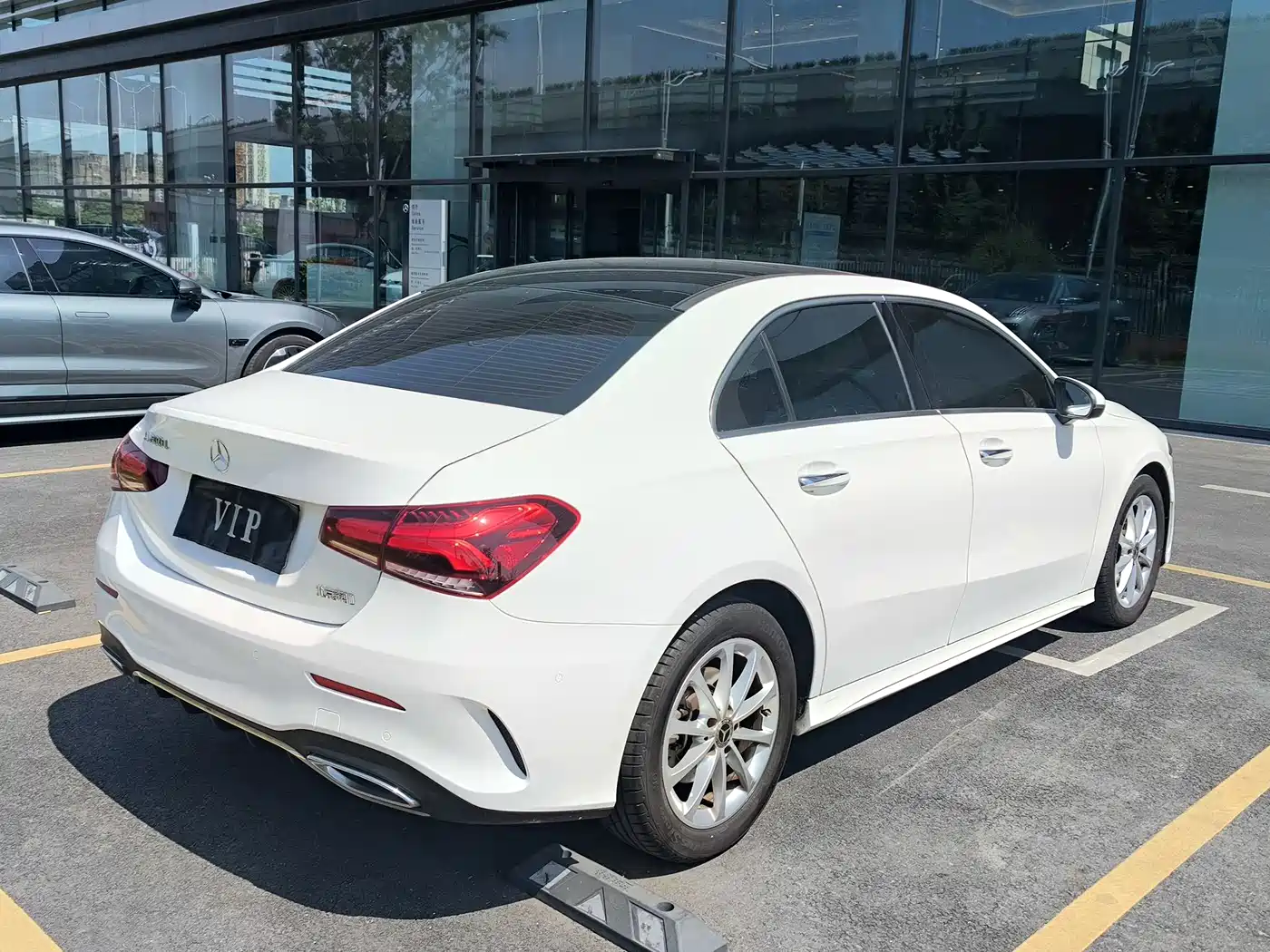 Mercedes-Benz A-Class 2021 A 200 L Sport Sedan Fashion Edition фото 4