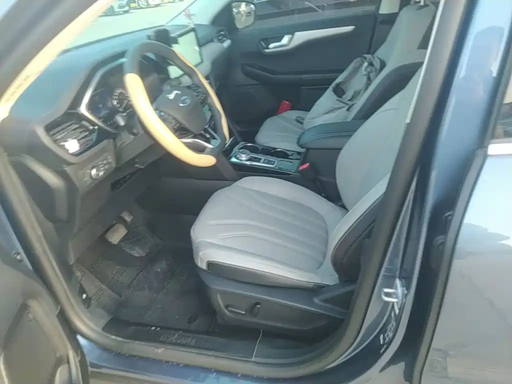 Ford Escape 2025 2024 Model EcoBoost 245 2WD Premium Edition