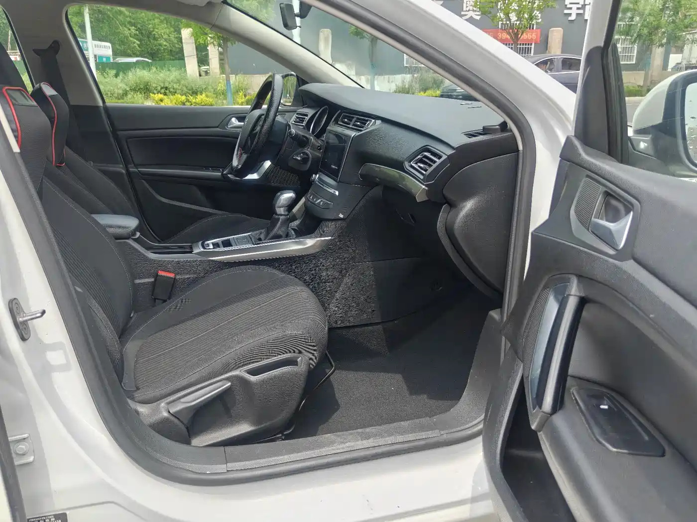 Peugeot 408 2014 1.8L Automatic Luxury Edition фото 7