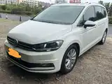 Photo 1 - Volkswagen Touran