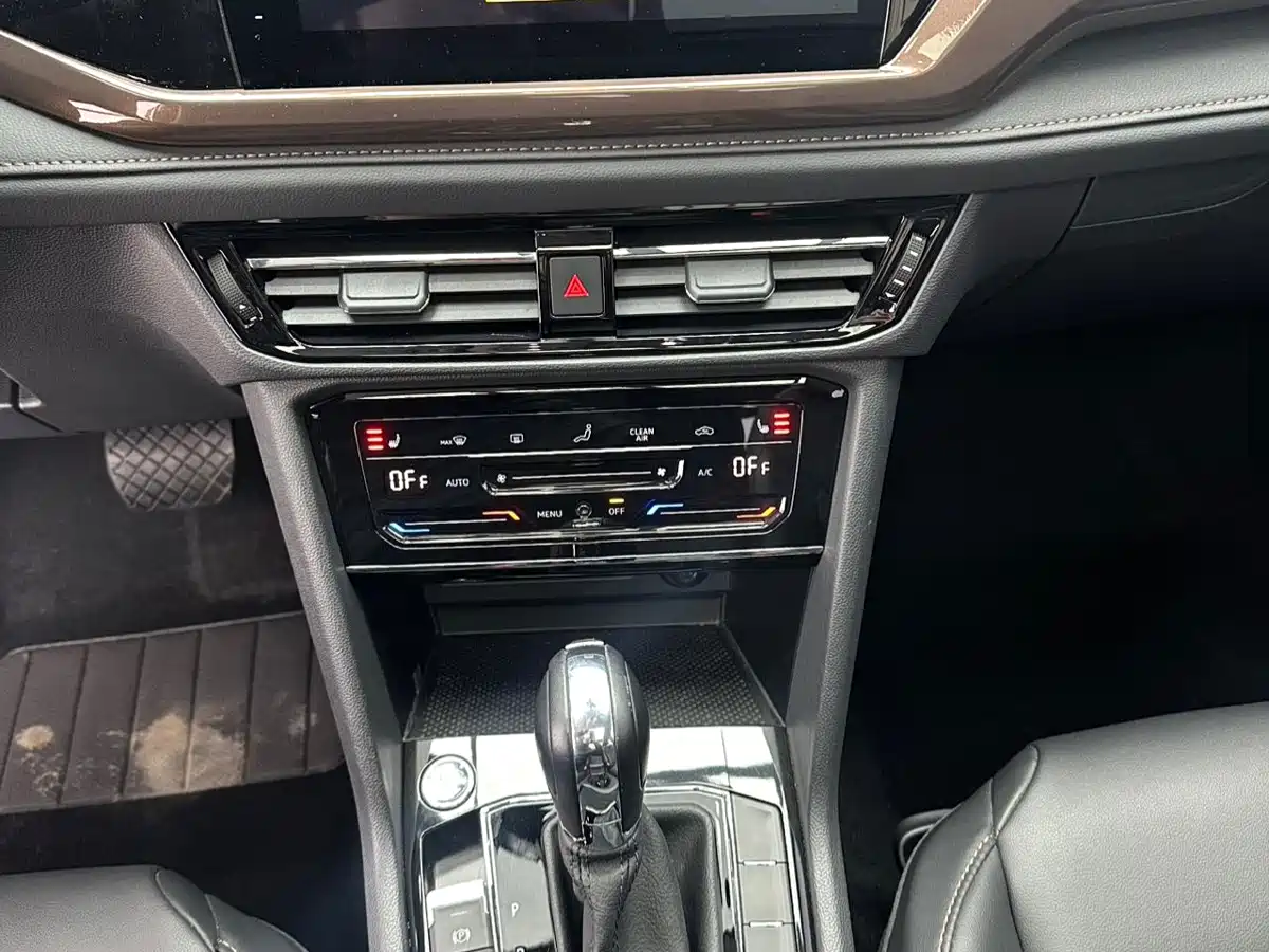 Volkswagen Tharu 2022 280TSI FWD Luxury Edition фото 14
