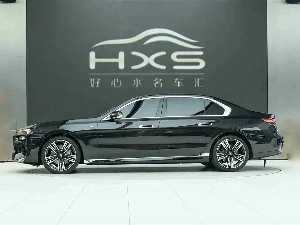 BMW 7-SERIES